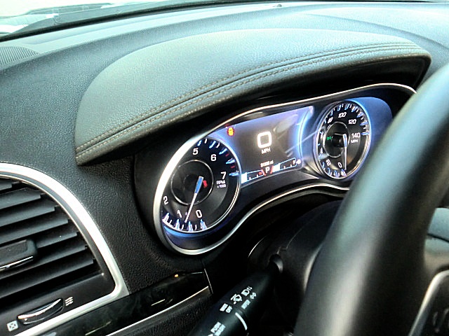 16blk300C/Chrysler300C16Blk33.JPG