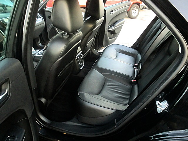 16blk300C/Chrysler300C16Blk33.JPG