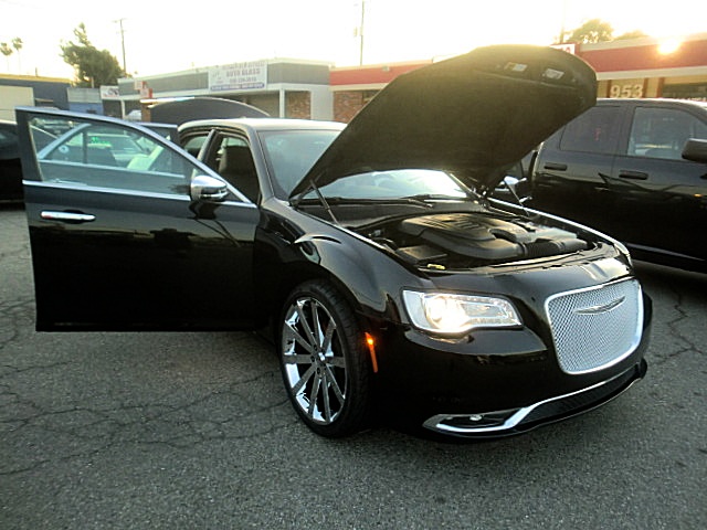 16blk300C/Chrysler300C16Blk6.JPG