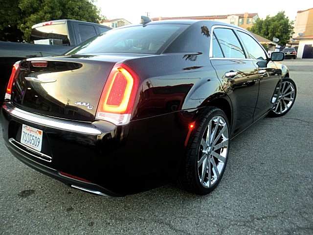 16blk300C/Chrysler300C16Blk12.JPG