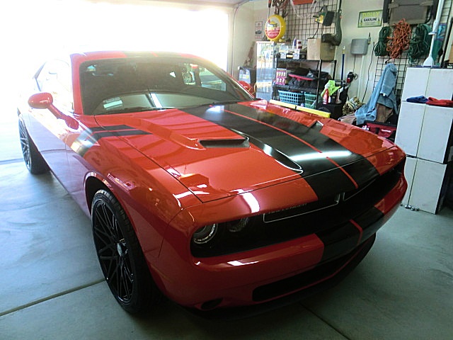 17ChallengerRed/ChallRed10inchGlossBlk35.JPG