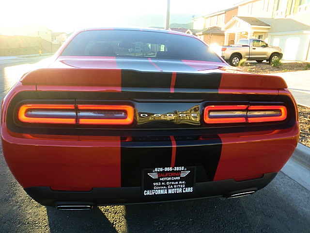 17ChallengerRed/ChallRed10inchGlossBlk35.JPG