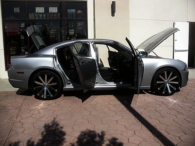 2011CHARGERbilletGRAY/21a40.JPG