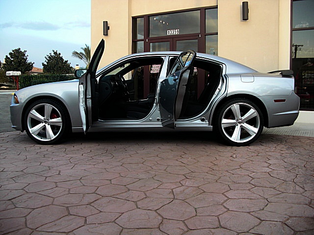 2011CHARGERbilletGRAY/24a28.JPG