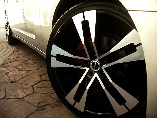 2011ChargerSilver/25aa47.JPG