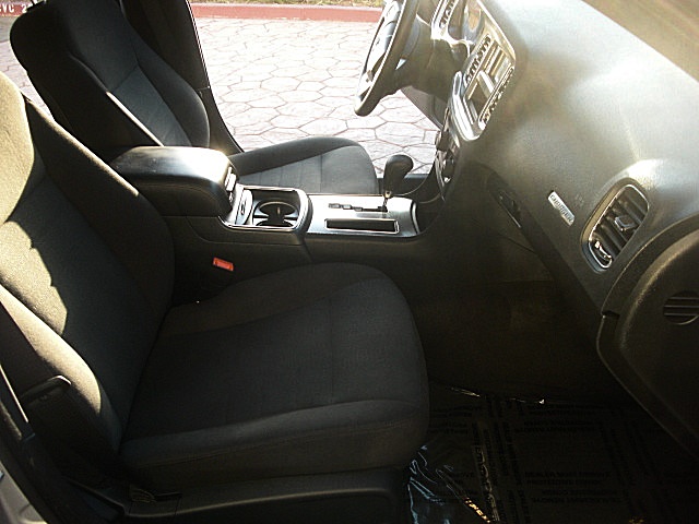 2011ChargerSilver/25aa42.JPG