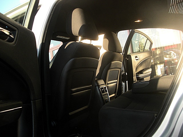2011ChargerSilver/25aa42.JPG