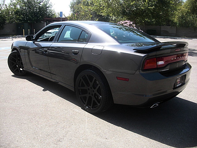 2011chargerGRAY/1024.JPG