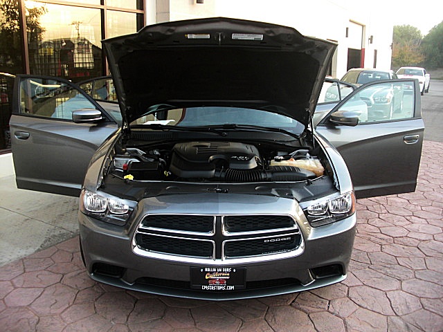 2011chargerGRAY/25ag43.JPG