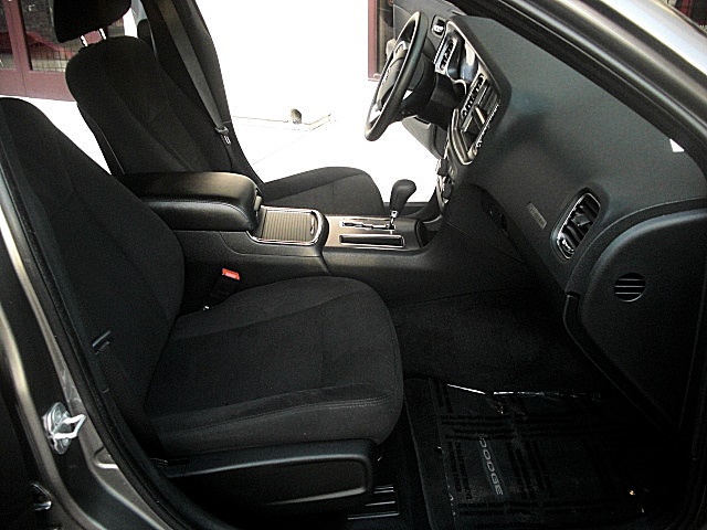 2011chargerGRAY/25ag47.JPG