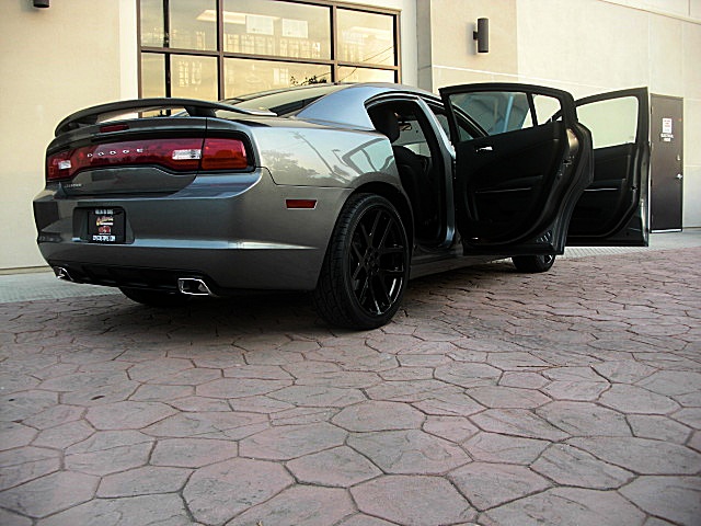 2011chargerGRAY/25ag43.JPG