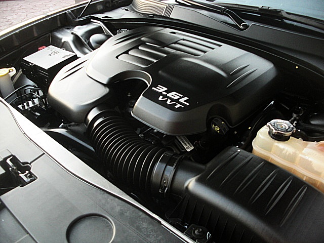 2011chargerGRAY/25ag47.JPG