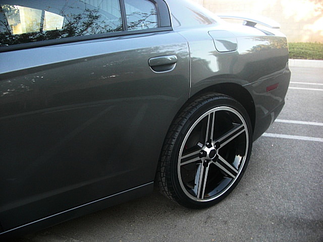 2011chargerGRAY/25v20.JPG