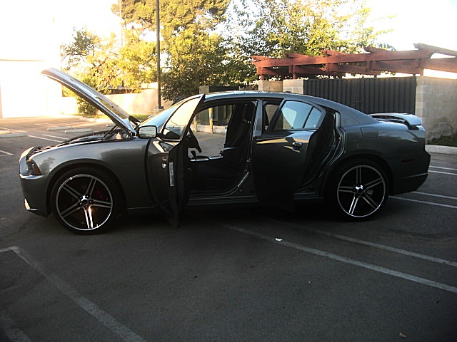 2011chargerGRAY/25v29.JPG