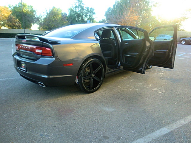 2011chargerGRAY/27a50.JPG