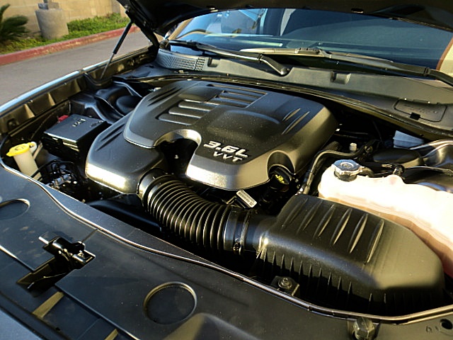 2011chargerGRAY/27a49.JPG