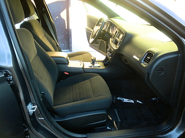 2011chargerGRAY/27a49.JPG