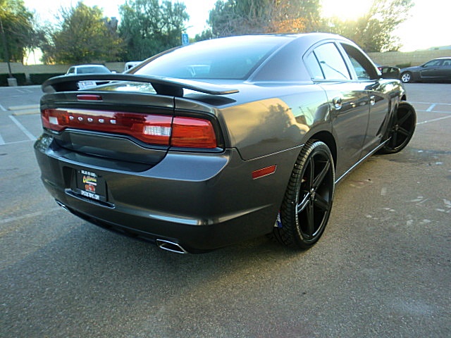2011chargerGRAY/27a50.JPG
