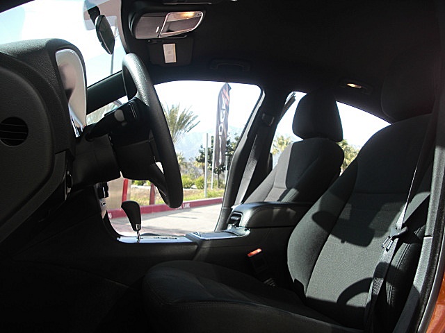 2011chargerOrange/24a43.JPG