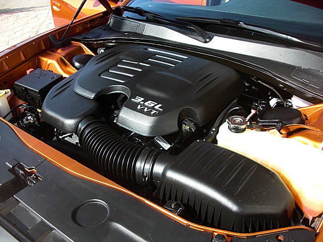 2011chargerOrange/24a43.JPG