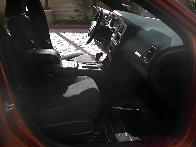 2011chargerOrange/24a43.JPG