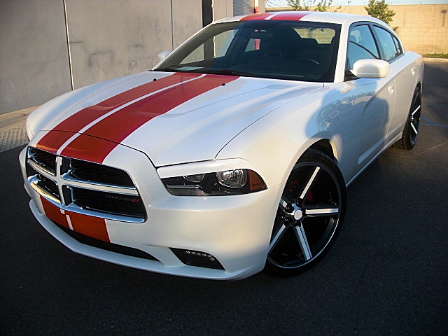 2011chargerWHITE/125a82.JPG