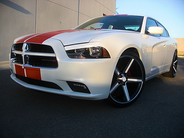 2011chargerWHITE/125a82.JPG