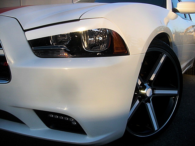 2011chargerWHITE/125a77.JPG
