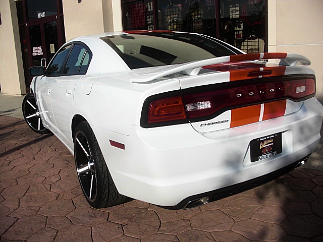 2011chargerWHITE/125a82.JPG