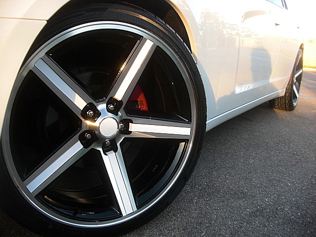 2011chargerWHITE/125a77.JPG
