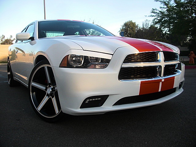 2011chargerWHITE/125a76.JPG