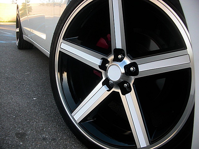 2011chargerWHITE/125a77.JPG