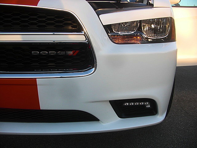 2011chargerWHITE/125a77.JPG