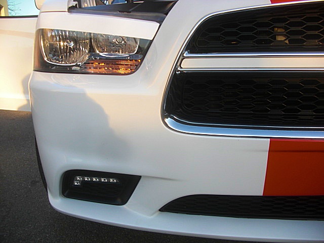 2011chargerWHITE/125a77.JPG