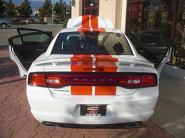 2011chargerWHITE/125a82.JPG