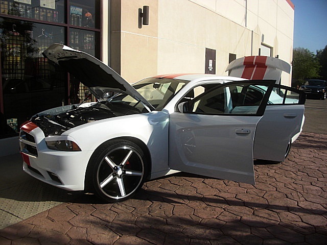 2011chargerWHITE/125a82.JPG
