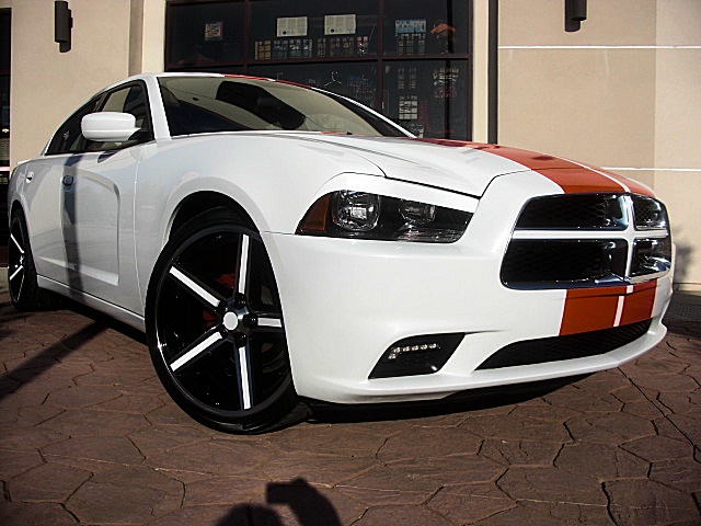 2011chargerWHITE/125a82.JPG