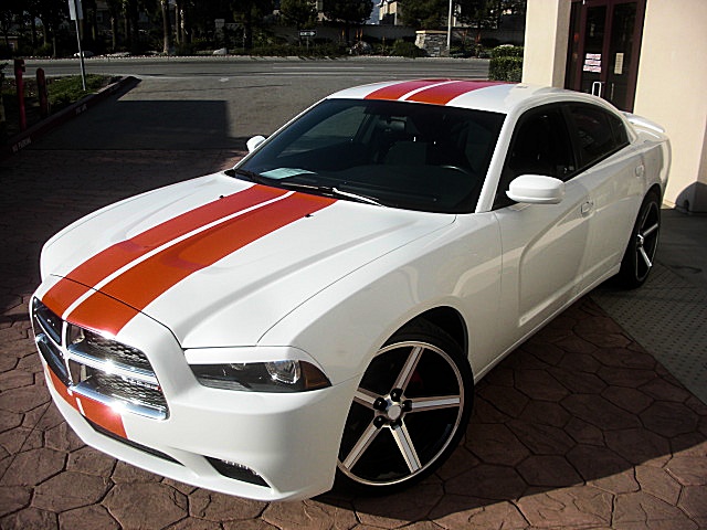 2011chargerWHITE/125a82.JPG