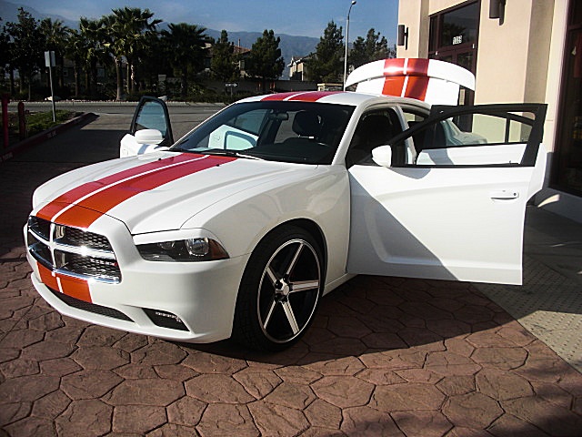 2011chargerWHITE/125a82.JPG