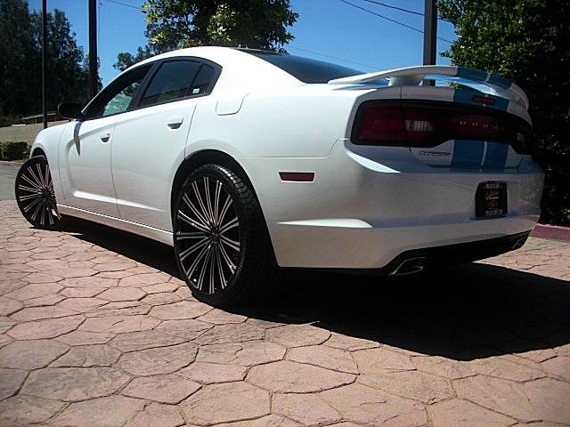 2011chargerWHITE/21a43.JPG