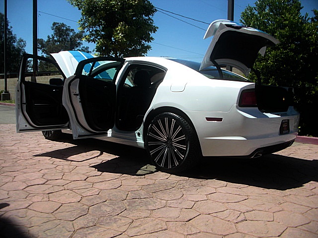 2011chargerWHITE/21a43.JPG