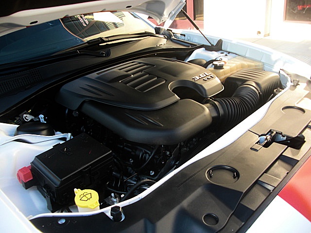 2011chargerWHITE/22b67.JPG