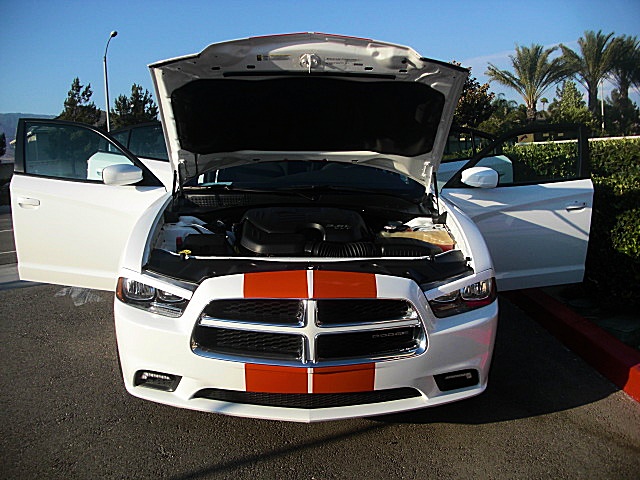 2011chargerWHITE/22b61.JPG