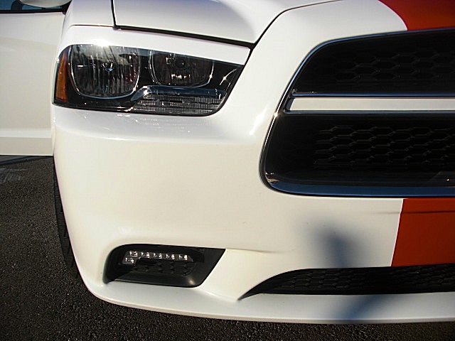 2011chargerWHITE/22b67.JPG