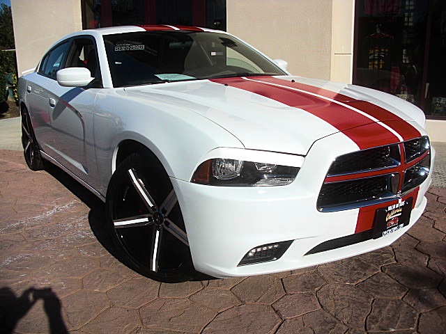 2011chargerWHITE/23a18.JPG