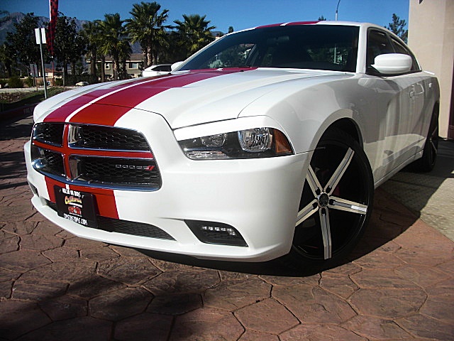 2011chargerWHITE/23a47.JPG