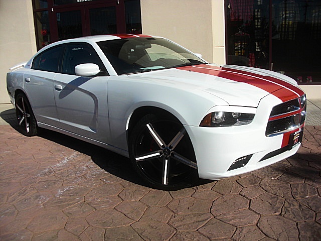 2011chargerWHITE/23a47.JPG