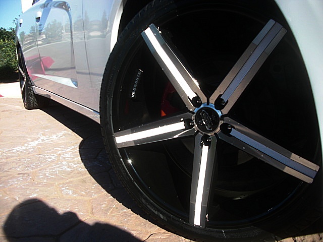2011chargerWHITE/23a43.JPG