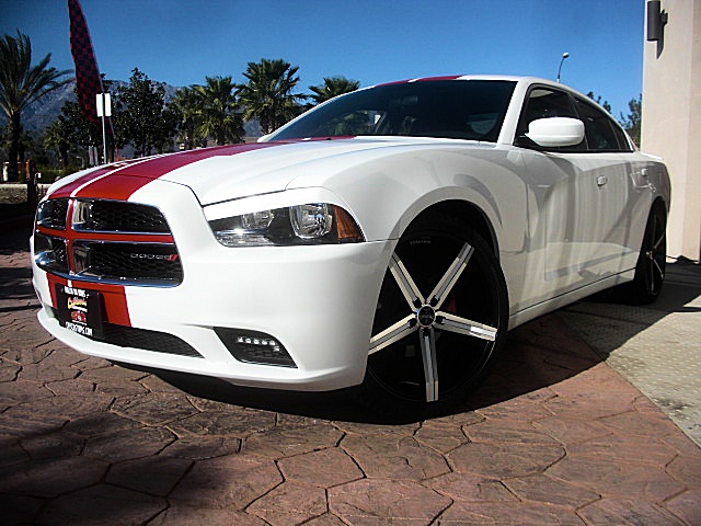 2011chargerWHITE/23a47.JPG