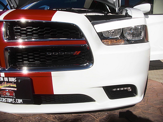 2011chargerWHITE/23a43.JPG